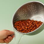 Was soll man mit dem Wasser machen, in dem man Bohnen gekocht hat?